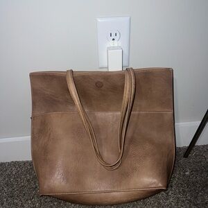 Elegant Tan Leather Tote Bag